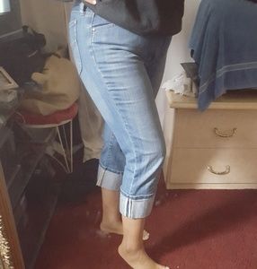 GAP Low rise Cropped Jean Size 12